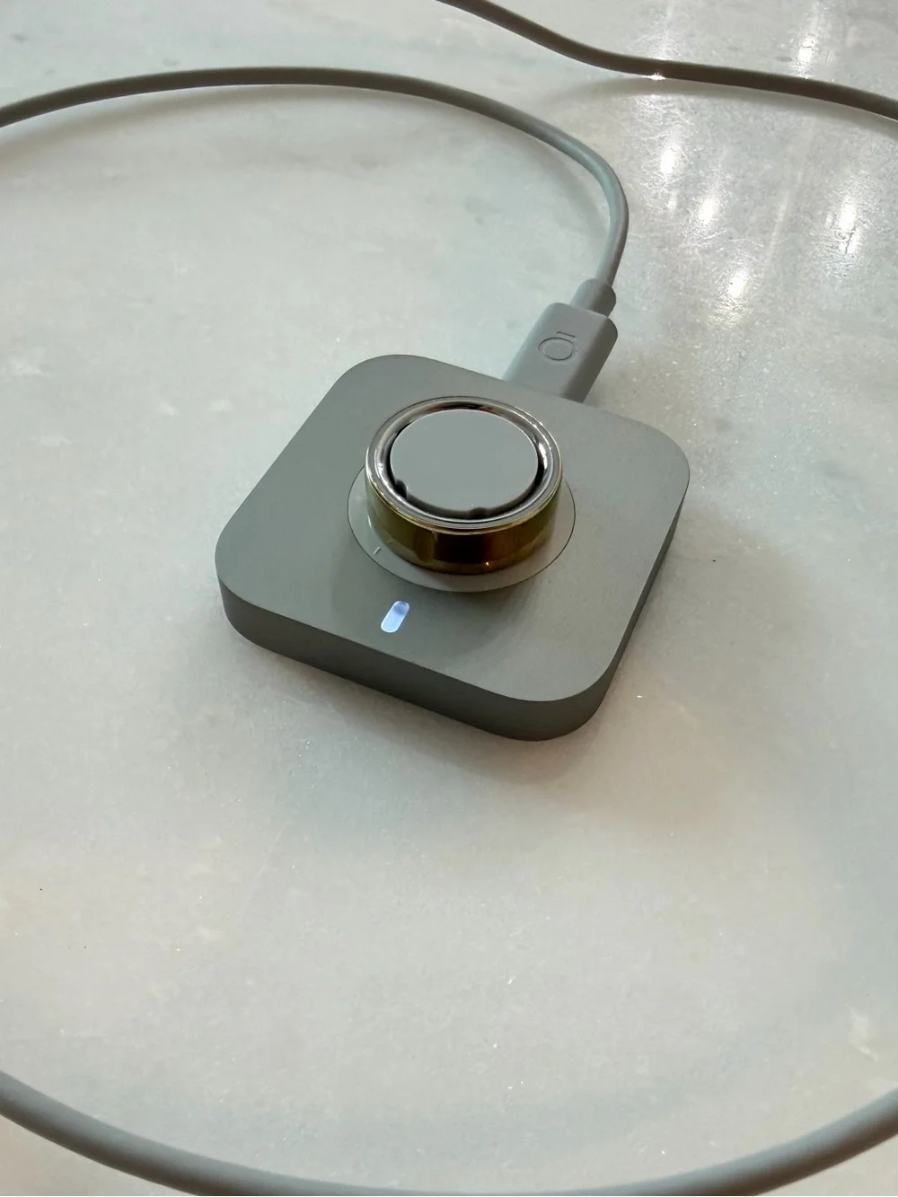 Oura Ring 4 Gold Size 8 Set - Smart Health Fitness Tracker Wearable